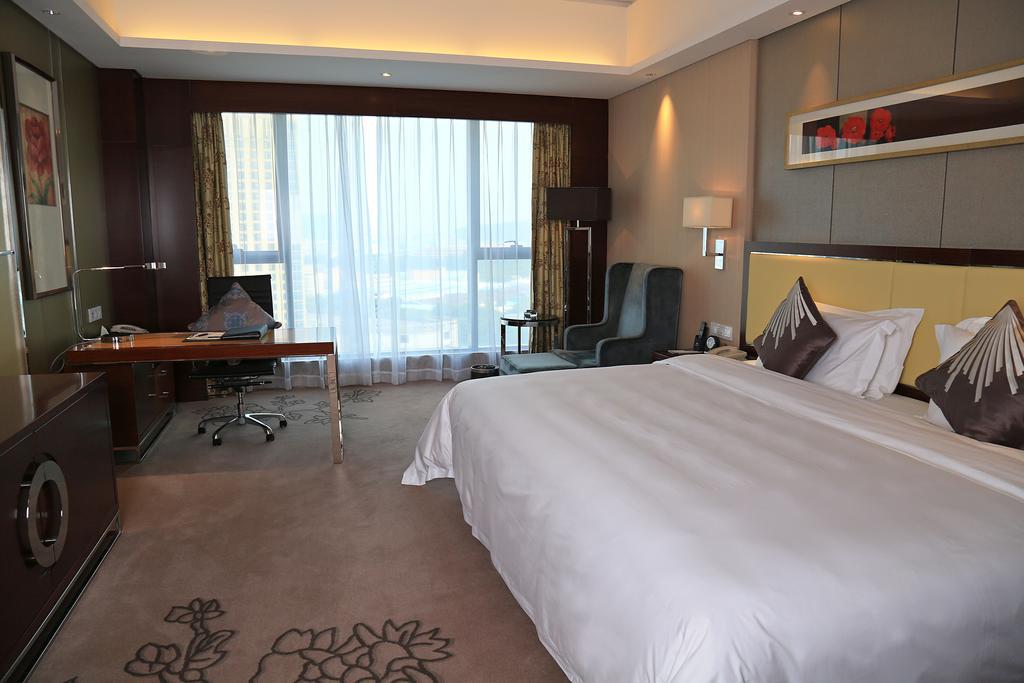 Guangzhou Changfeng Gloria Plaza Hotel Oda fotoğraf